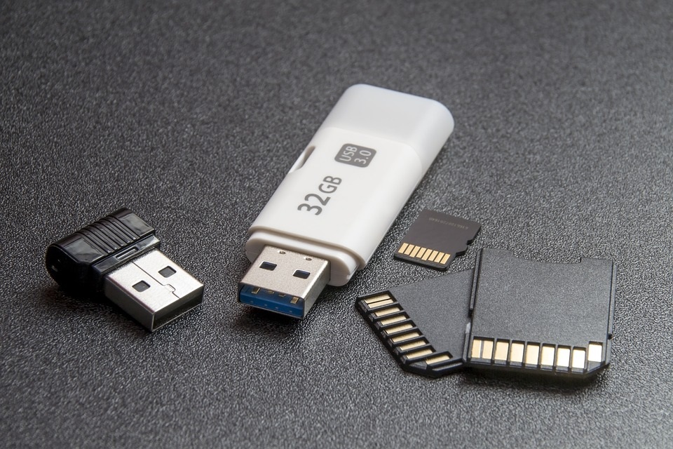 Recebeu um Pen drive pelos Correios? Cuidado, Hacker estão enviando gadjets infectados