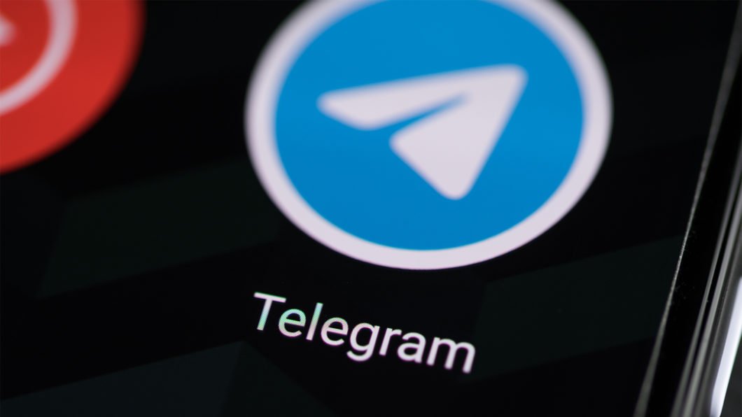 WhatsApp tranquiliza TSE sobre eleições; Telegram segue intransigente