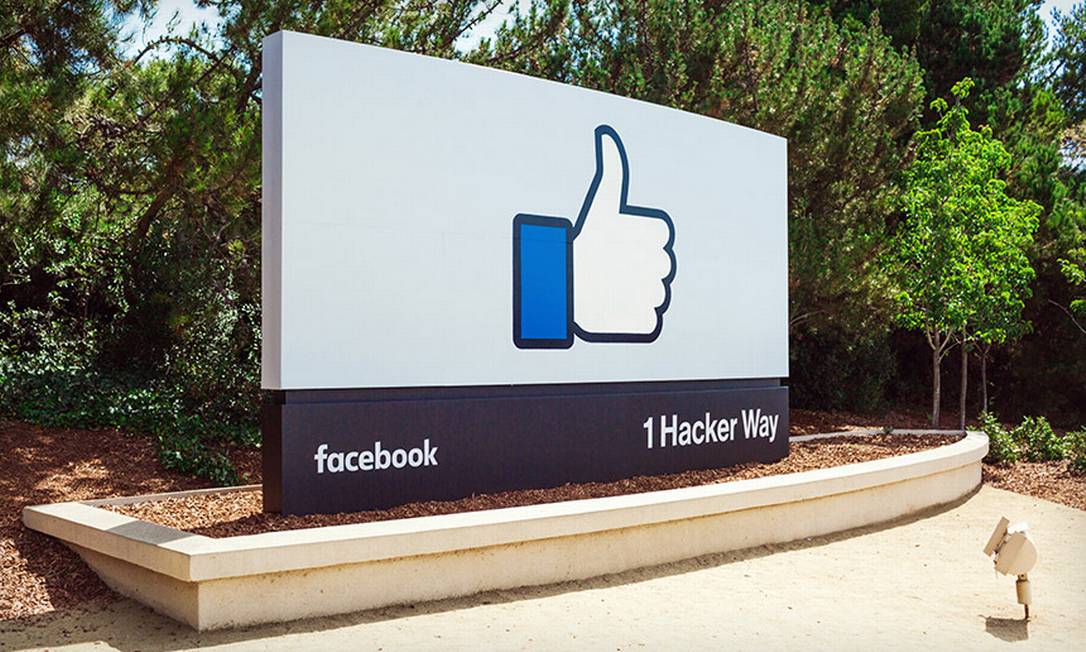Facebook muda o nome do feed de notícias após mais de 15 anos
