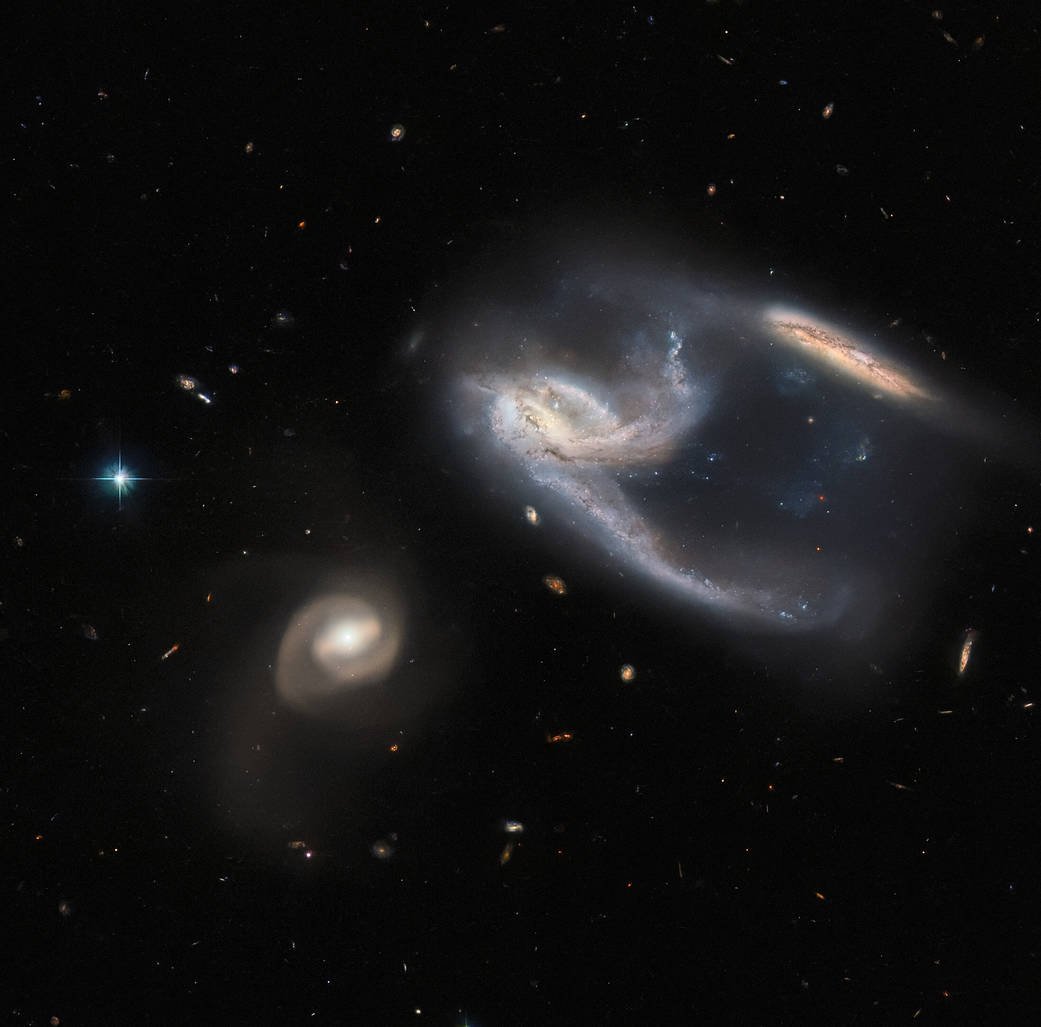Telescópio Hubble flagra explosão cósmica fora do normal