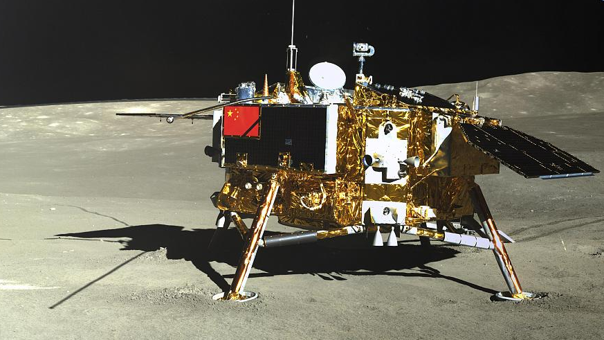 China faz descoberta surpreendente no lado escuro da Lua