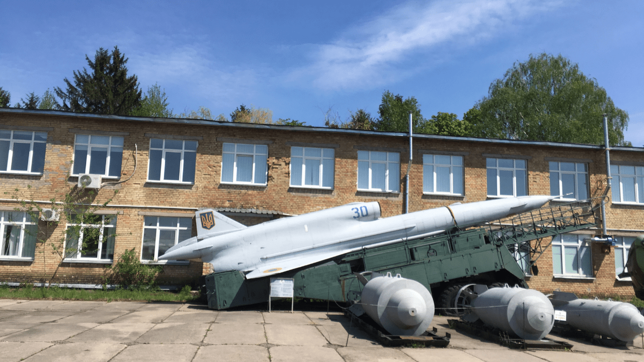 Foto do avião de reconhecimento TU-141 Ucraniano (Imagem: Hushkit.net/Divulgação)