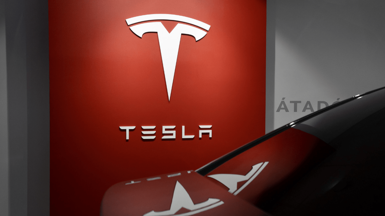 Tesla demite cerca de 200 funcionários e fecha escritório na Califórnia (Imagem: Milan Csizmadia/Unsplash)