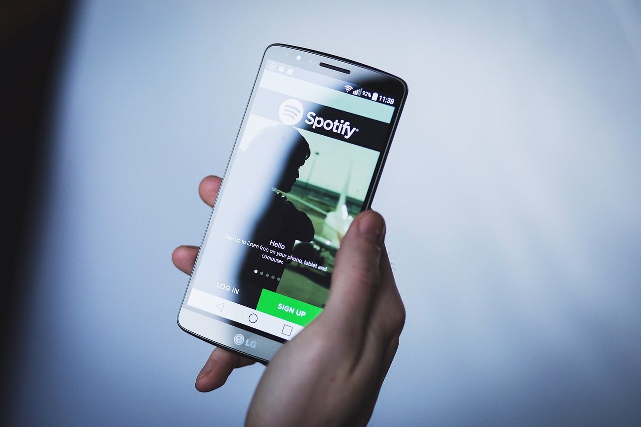 Spotify copia TikTok para turbinar podcasts; entenda