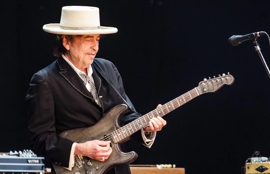 Universal e Sony Music transformam catálogo de Bob Dylan em NFT