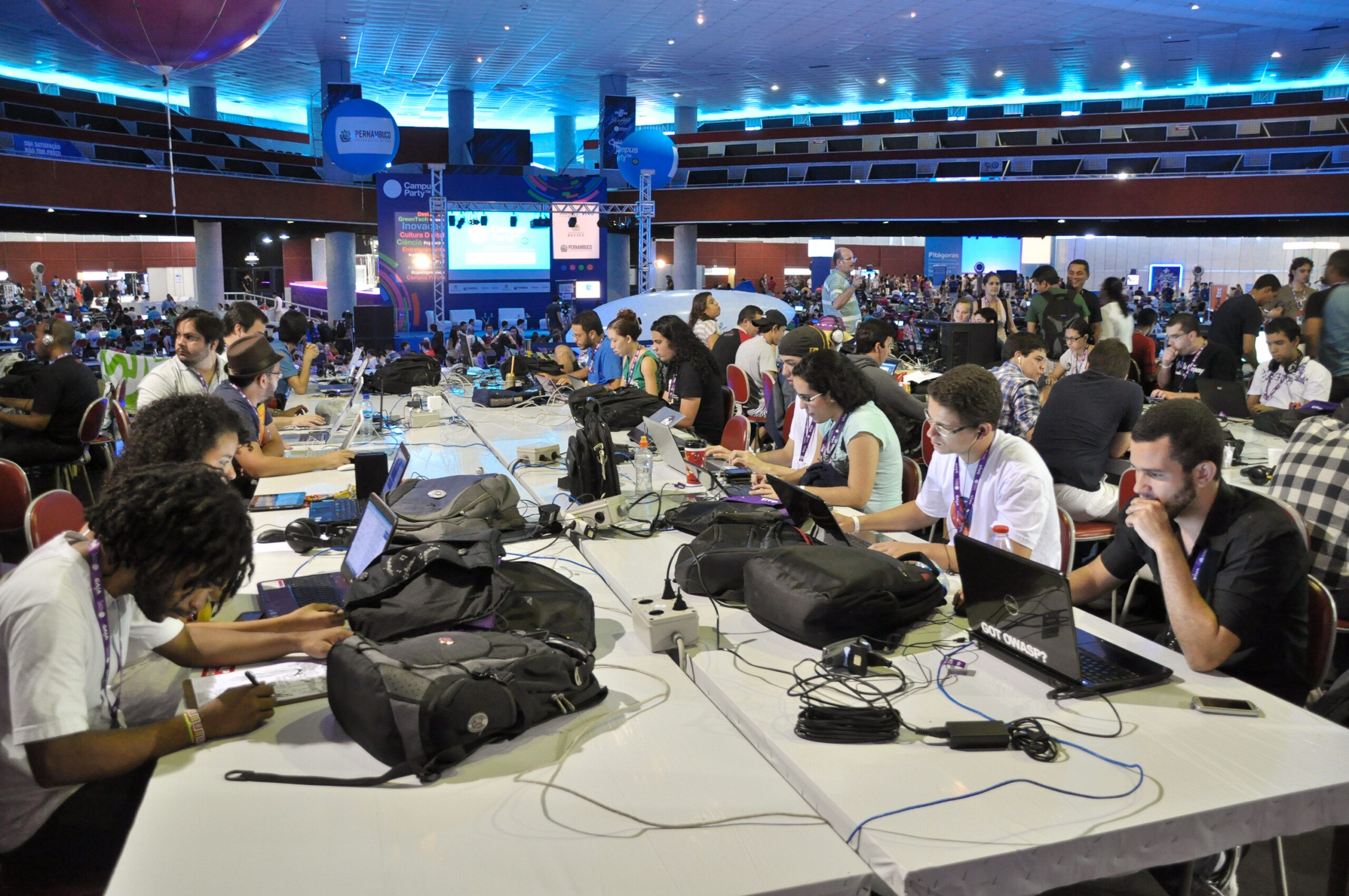 Campus Party confirma edição com palestras sobre jogos NFT e metaverso