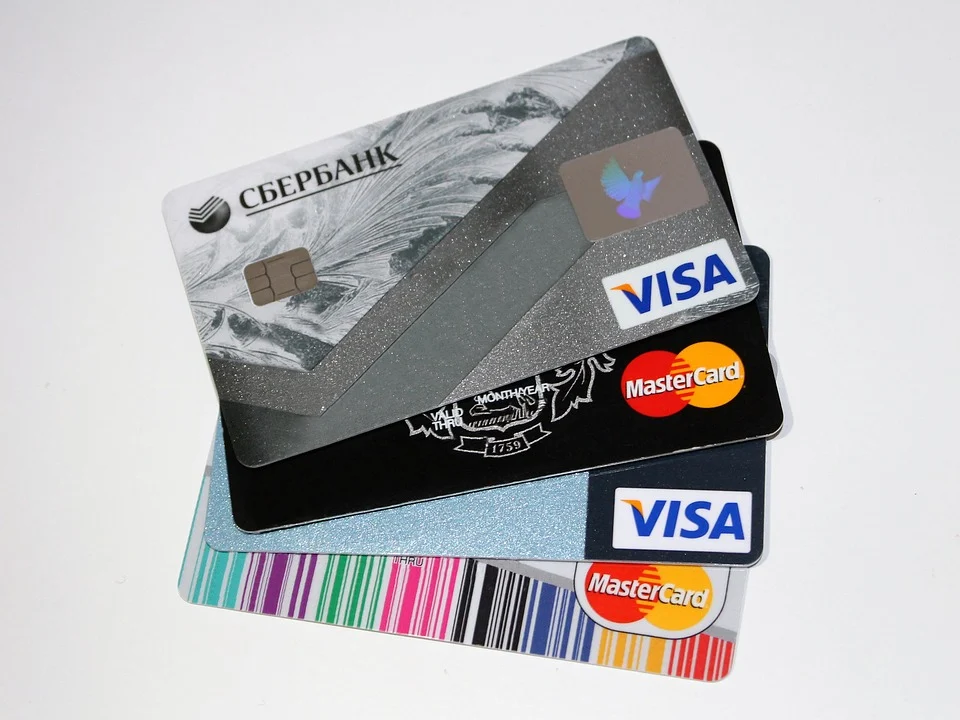 Visa e Mastercard causam caos na Rússia com suspensão de serviços