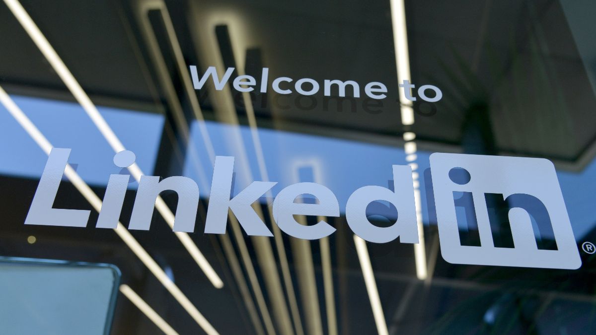 LinkedIn terá que se explicar por excluir anúncio de vagas para negros