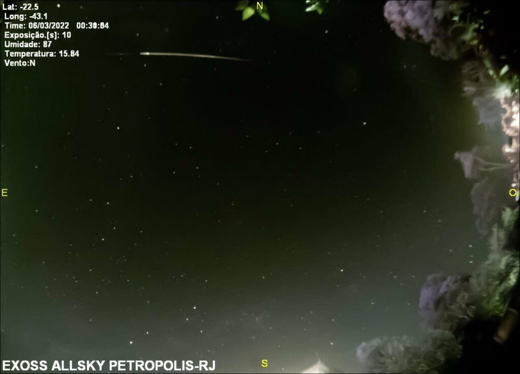 Brilhante e explosivo meteoro em Petropólis é flagrado no céu