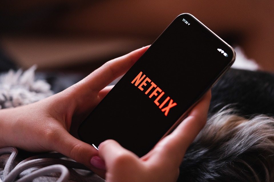 Netflix encerra serviços na Rússia em protesto a invasão à Ucrânia
