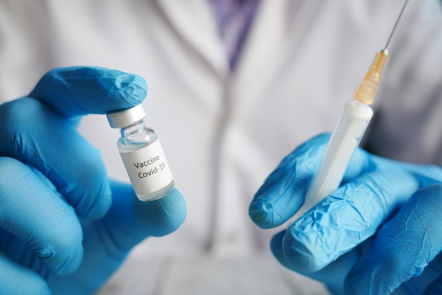 Canadá aprova primeira vacina à base de plantas contra a Covid-19