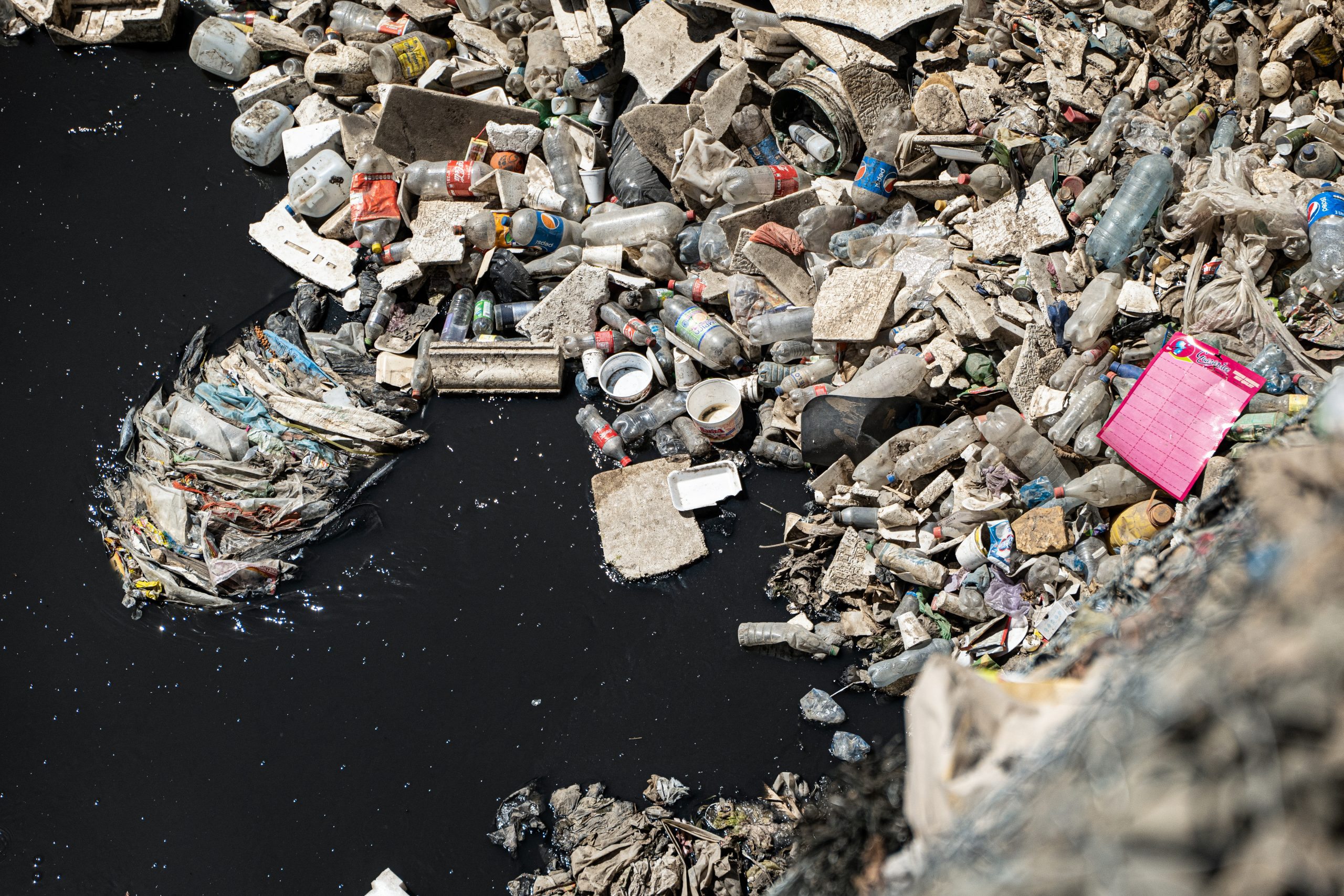 Onde ficam as ilhas de plástico? O continente criado pelo lixo humano