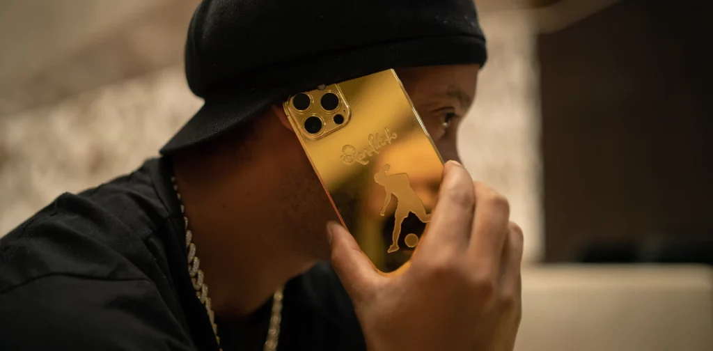 detalhes do iPhone de ouro de Neymar