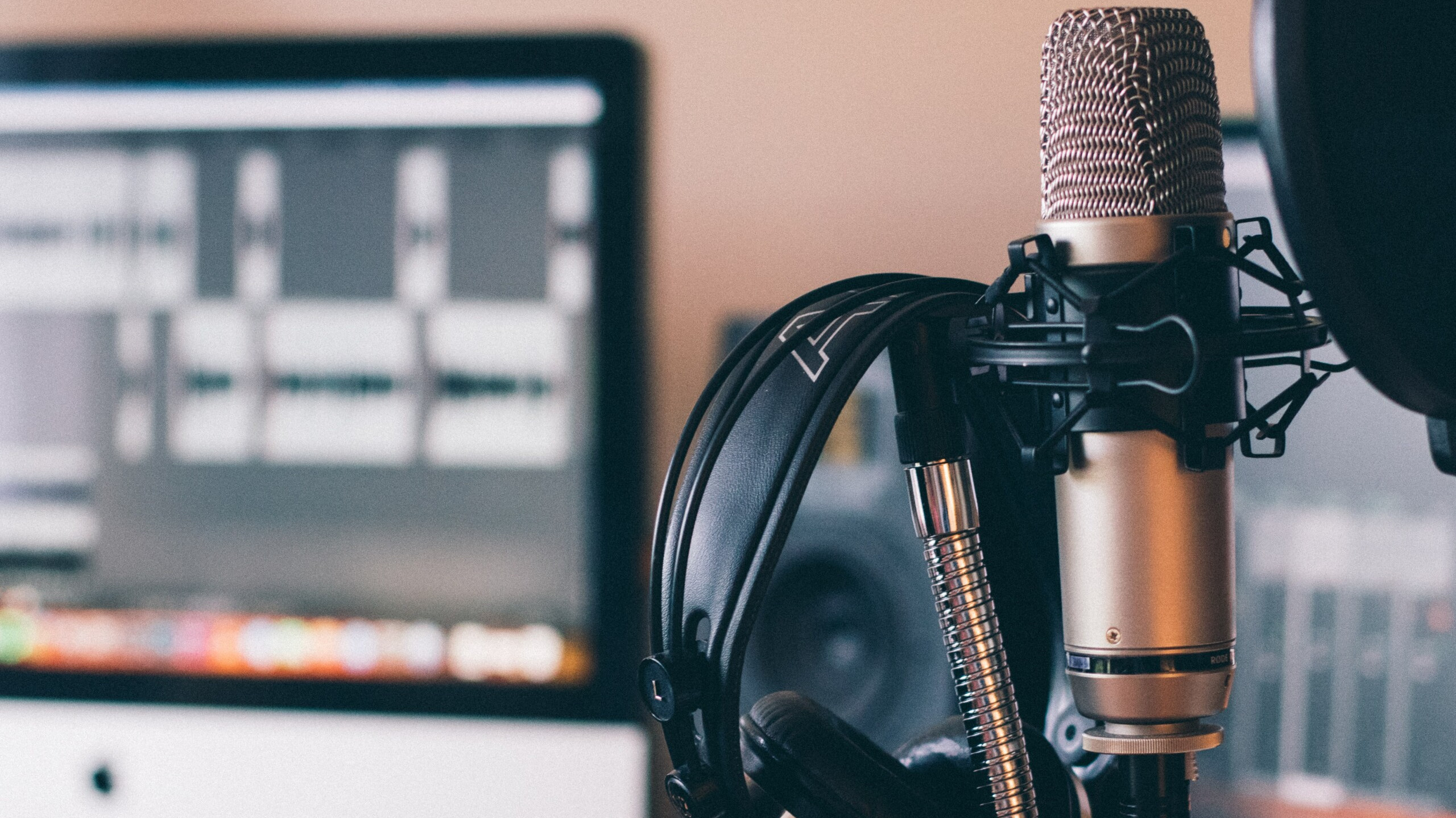 Por que os podcasts devem gerar um lucro absurdo até 2024