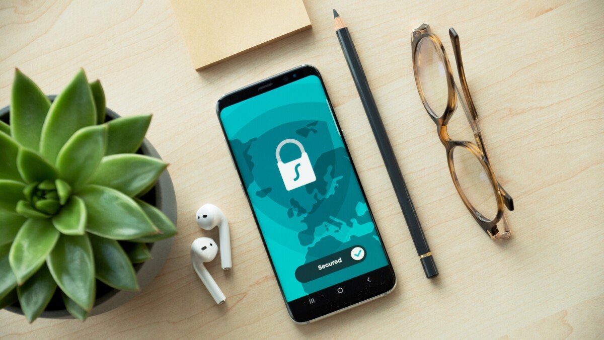 Como transferir senhas e passkeys entre gerenciadores no Android sem arquivo de texto