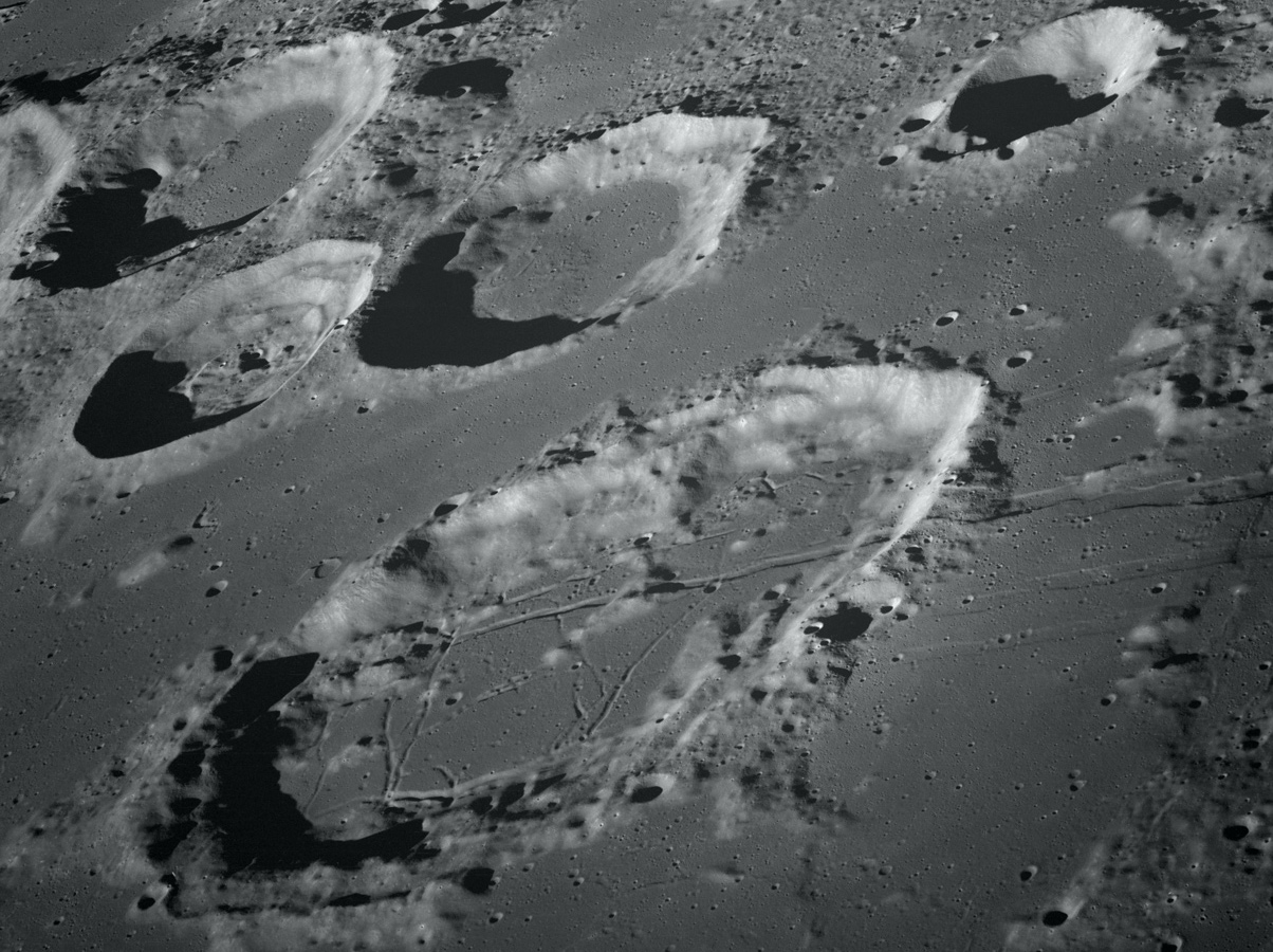 Vulcões na Lua podem ter criado algo incrível na superfície