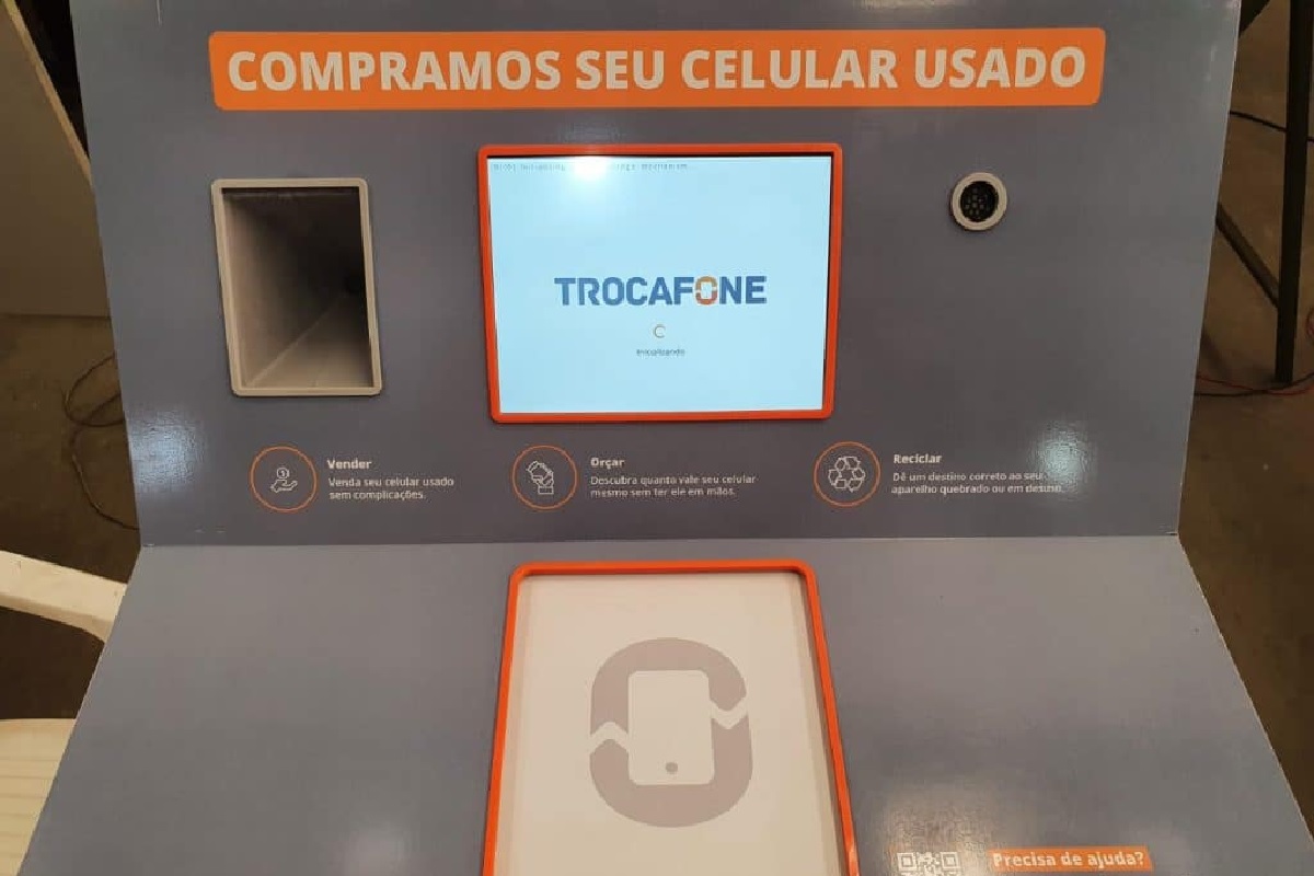 São Paulo ganha máquina que recicla celular usado