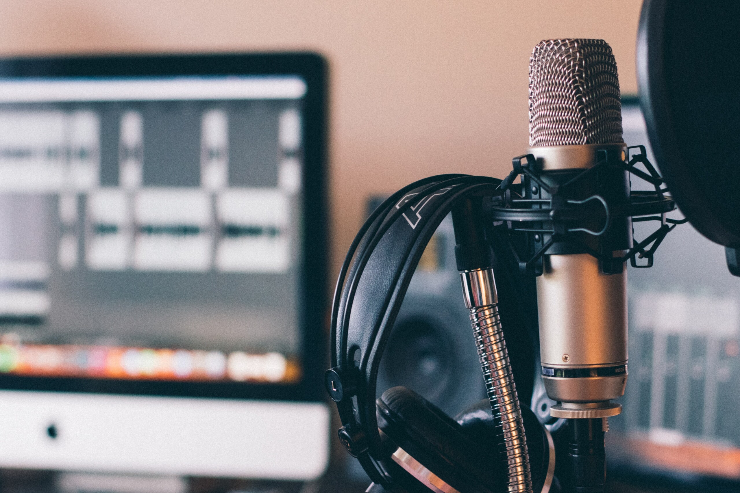 Apple facilita a distribuição de podcasts 