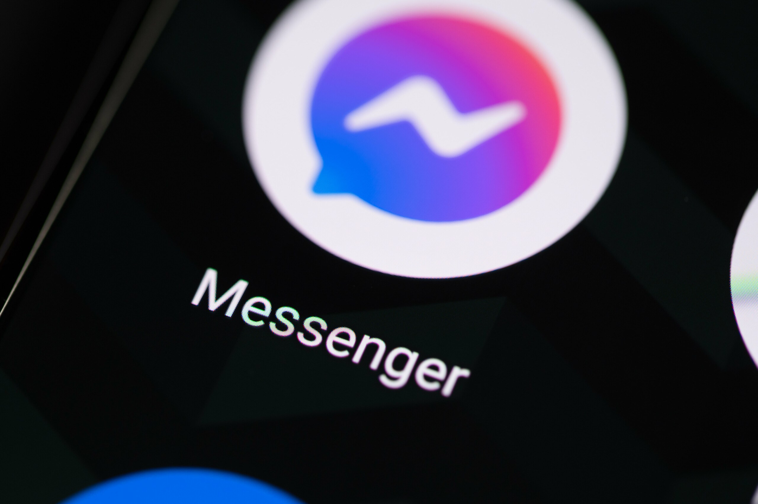 Messenger emite alerta sobre fraudes