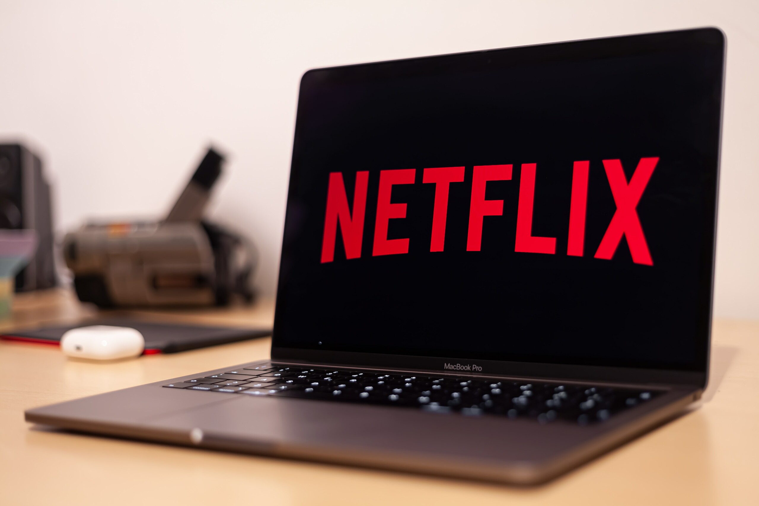 Fãs da Netflix ficarão muito revoltados após revelação de “surpresa” na assinatura com anúncios