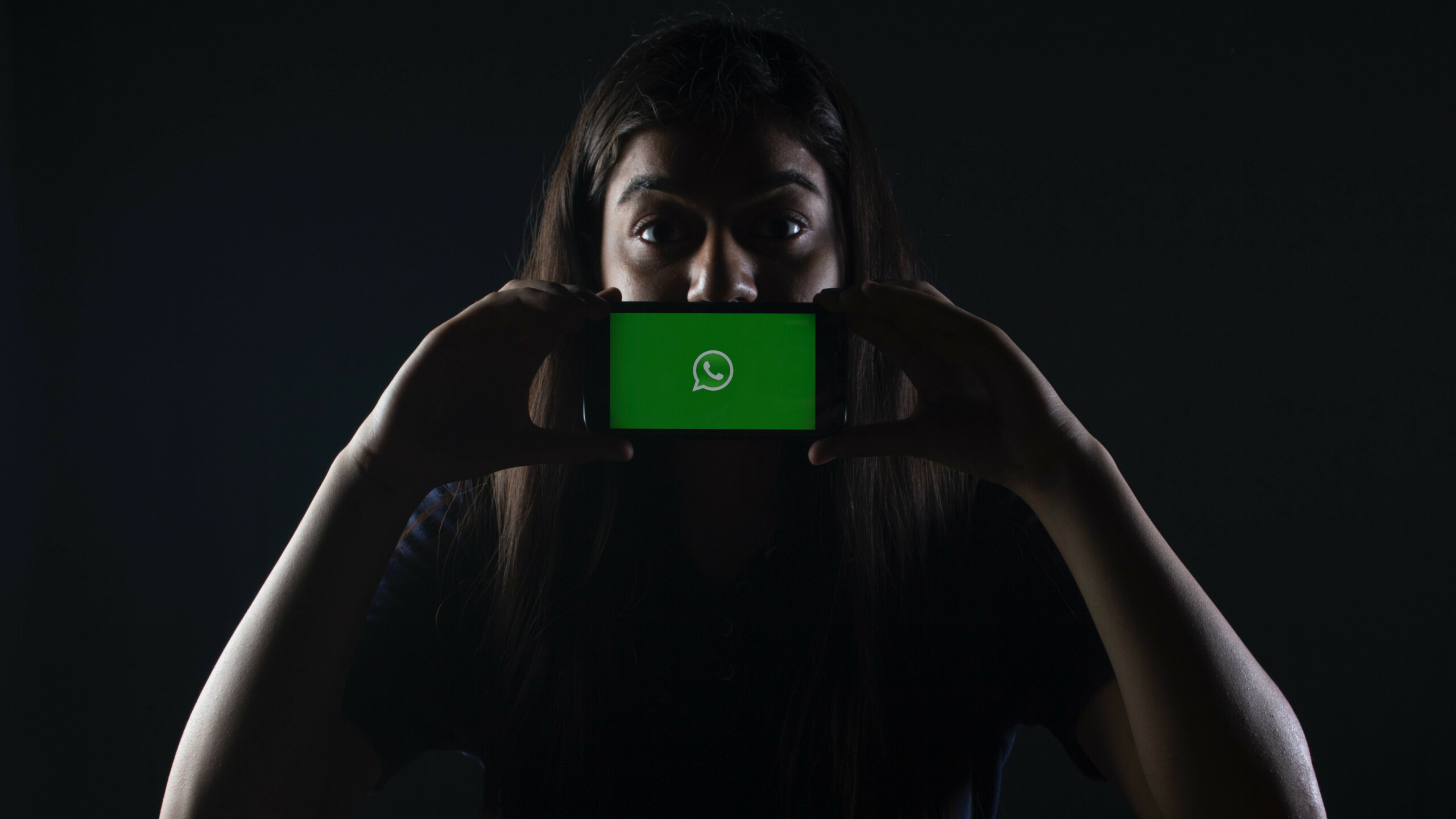 WhatsApp não sabe mais o que inventar com emoji; reações chegam a novas áreas do aplicativo