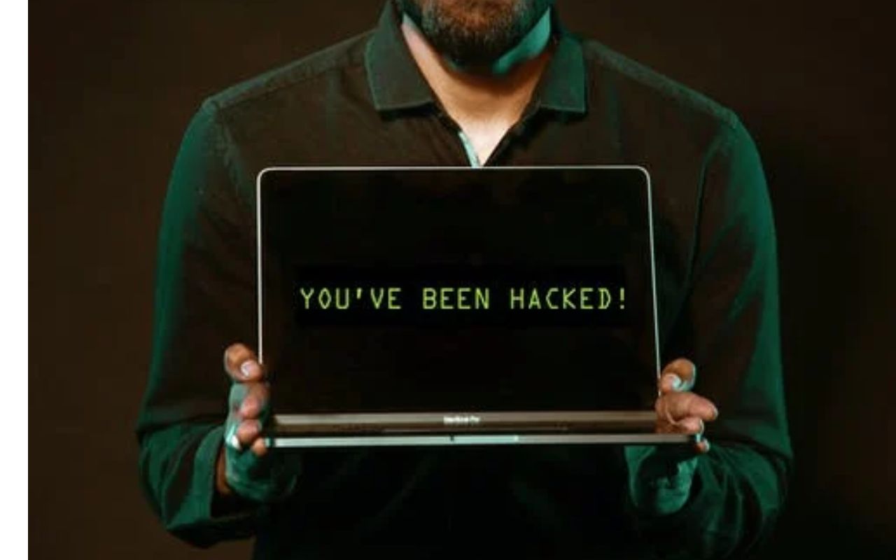 Suas informações do Twitter podem estar na darkweb; hackers exploraram bug desconhecido pela plataforma