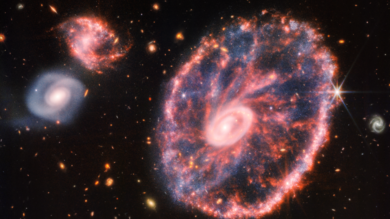 Super telescópio James Webb da NASA captura imagens fantásticas e caóticas de galáxia distante