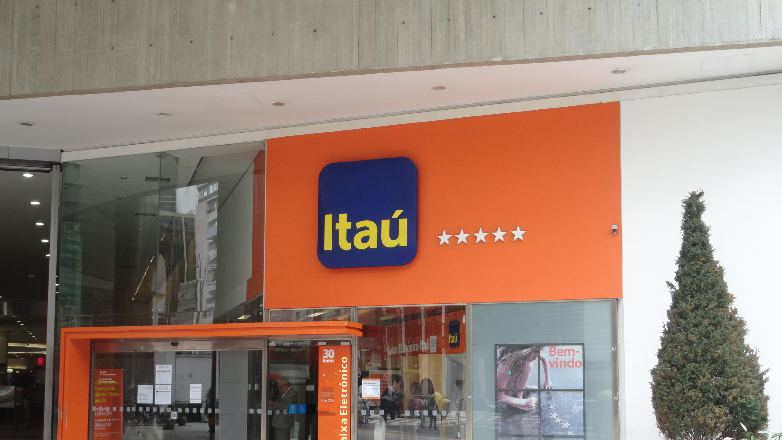 Dia de pagamento: aplicativo do Itaú fica fora do ar após apresentar instabilidade nesta sexta-feira