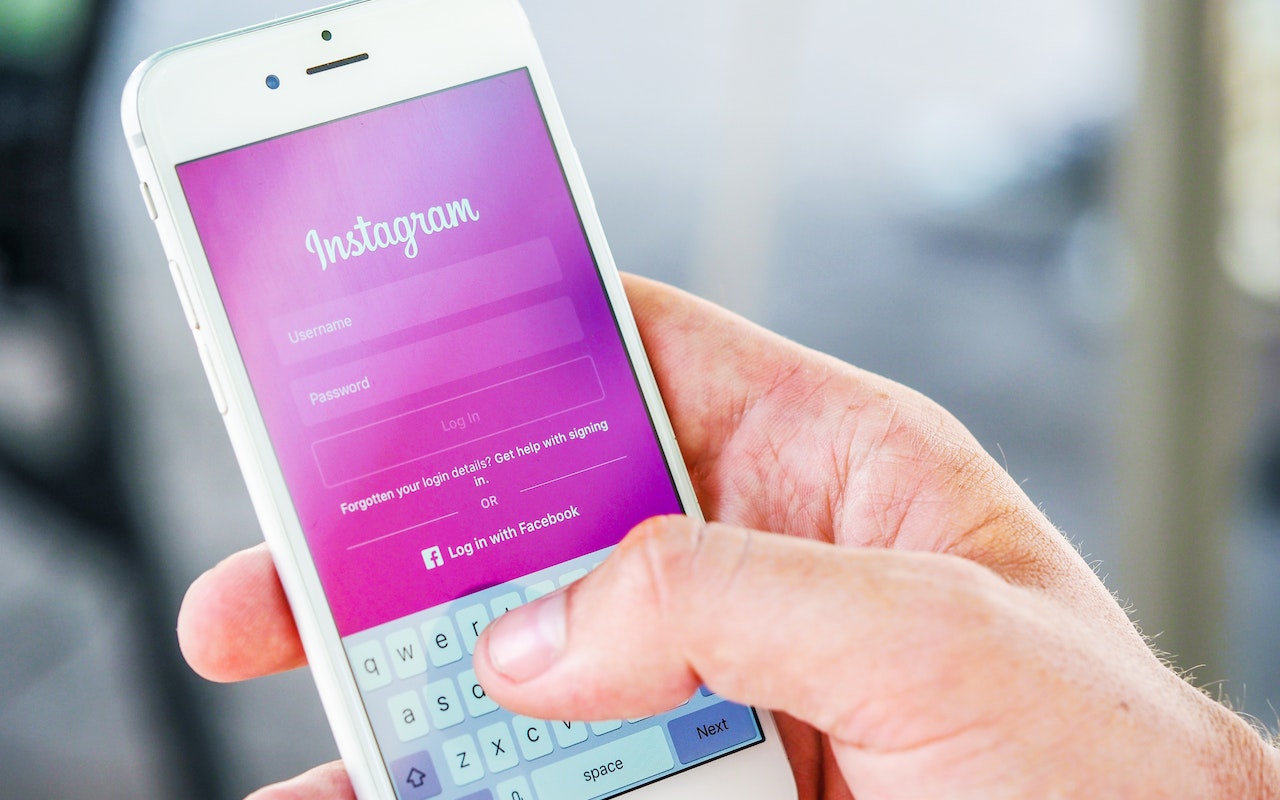 Sai pra lá fake, como saber se uma conta no Instagram é falsa?
