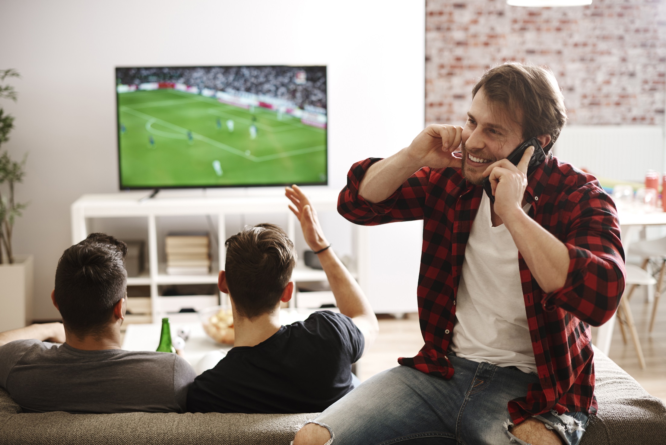 5 modelos de TV, realmente GIGANTES para curtir os jogos da Copa do Mundo com a família