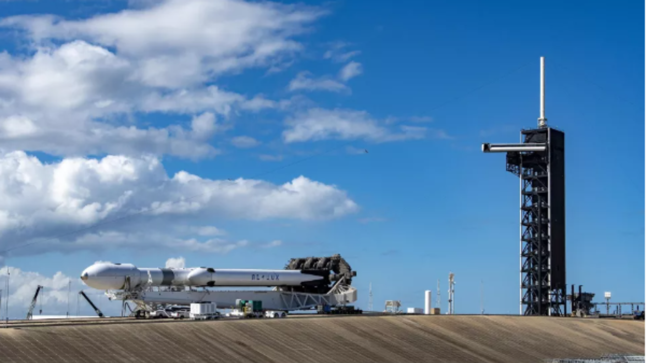 Falcon Heavy. Imagem: Divulgação/SpaceX via Twitter