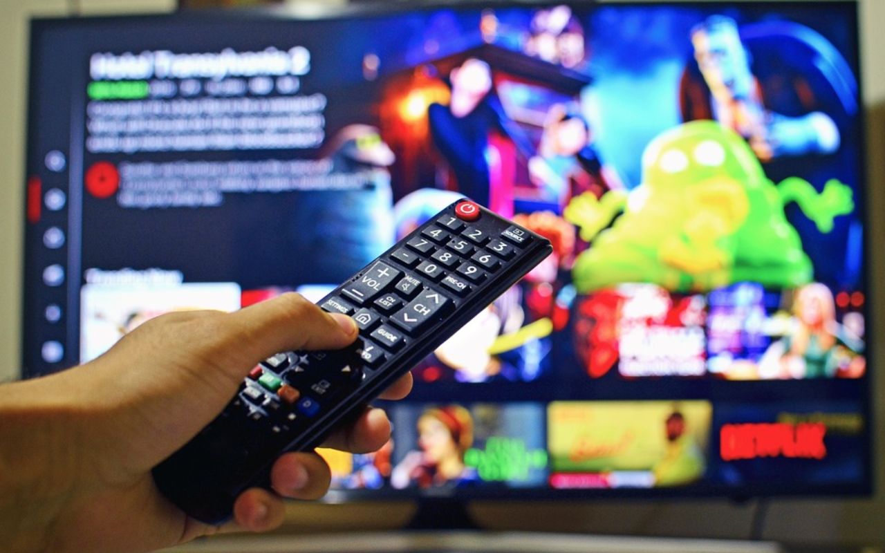 melhores aplicativos de smart TV para assistir filmes e séries grátis