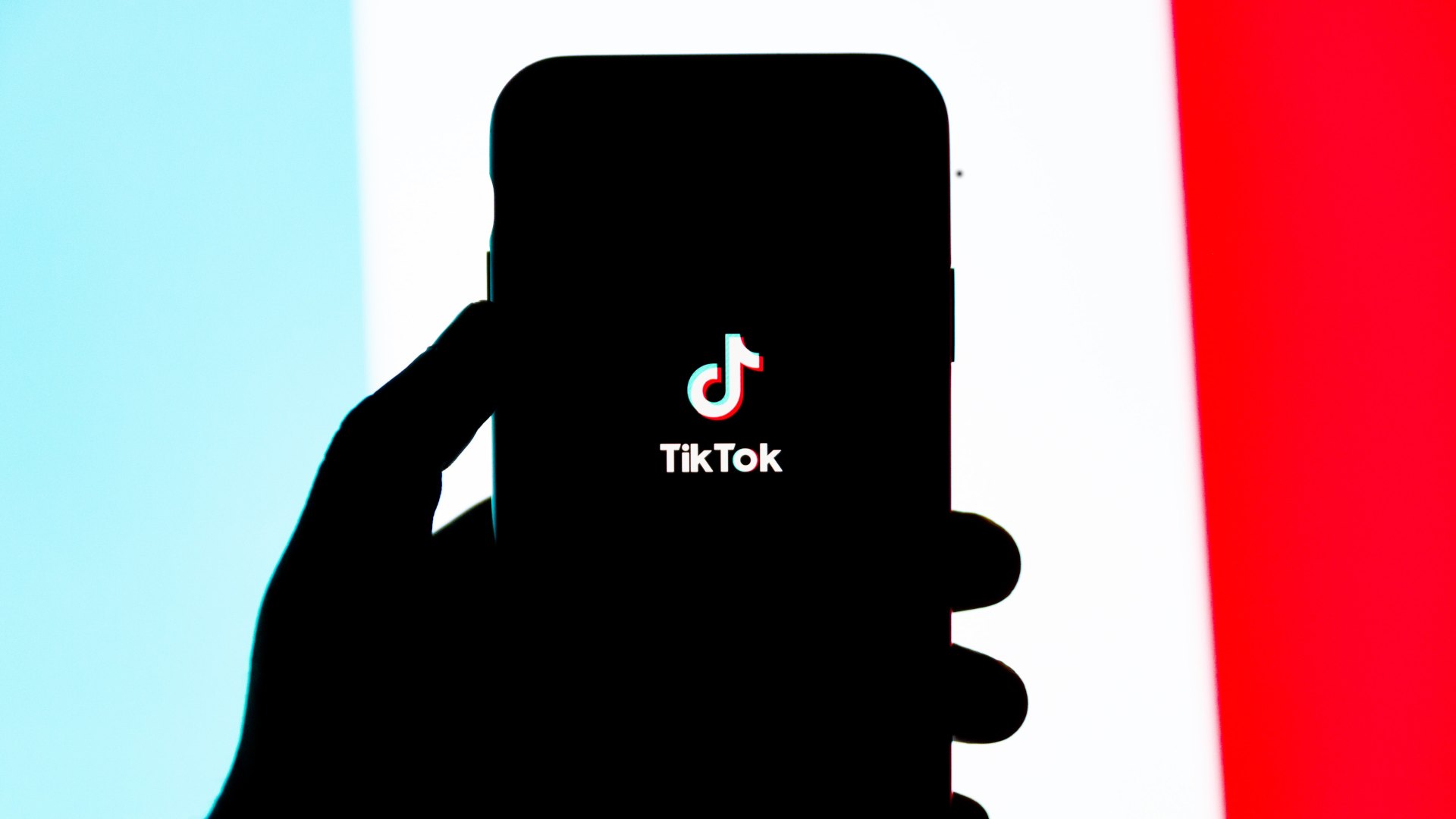 Como recuperar conta do TikTok [completo] - Imagem: Solen Feyissa on Unsplash