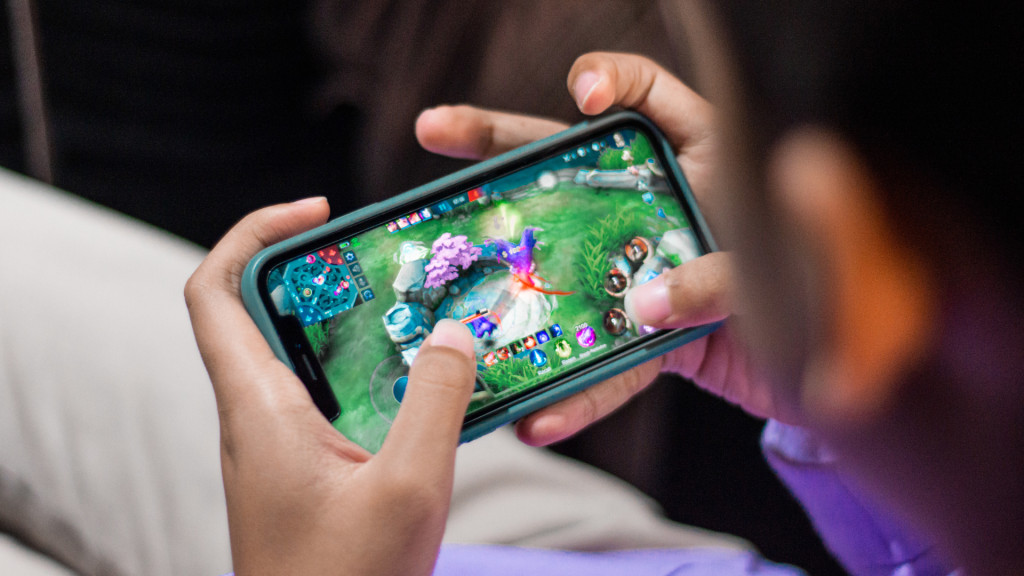 7 Melhores jogos para celular de 2023 [Atualizado] - Imagem: Pandhuya Niking on Unsplash