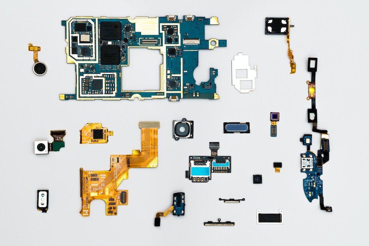 smartphone totalmente desmontado