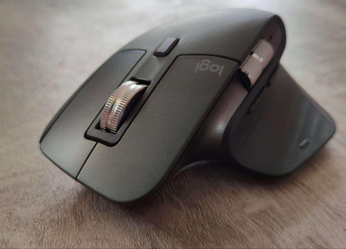 Mouse Logitech Master 3S sem fio na cor preta