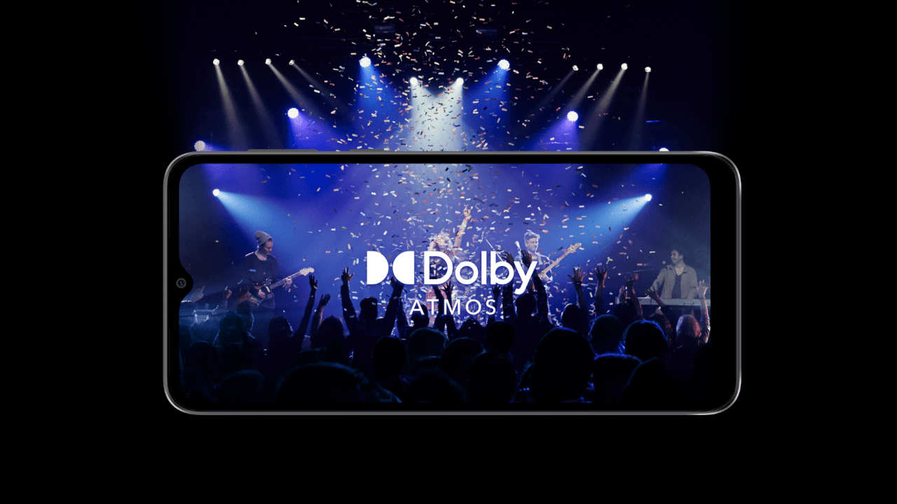 Tela do Motorola E13 vem com tecnologia Dolby Atmos