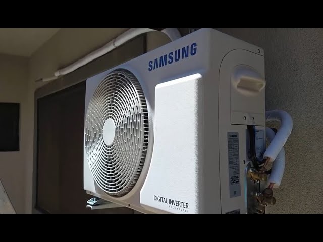 Aparelho ar condicionado Samsung Inverter 1200 BTUs instalado em área externa