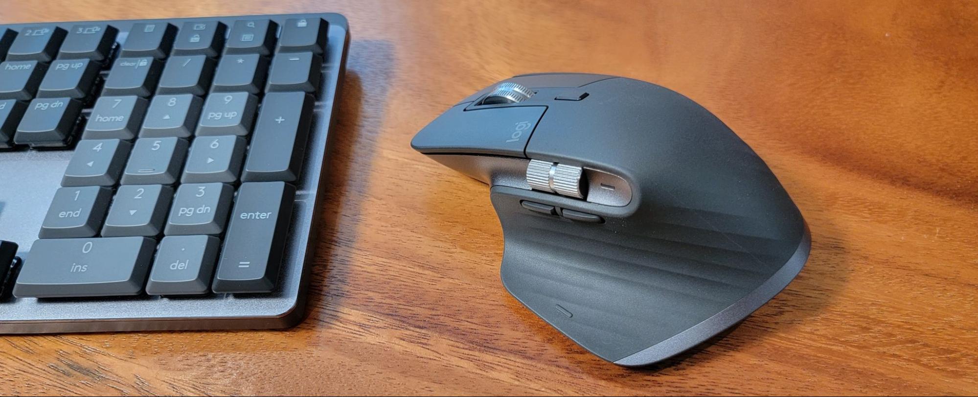 Mouse Logitech Master 3S sem fio na cor preta