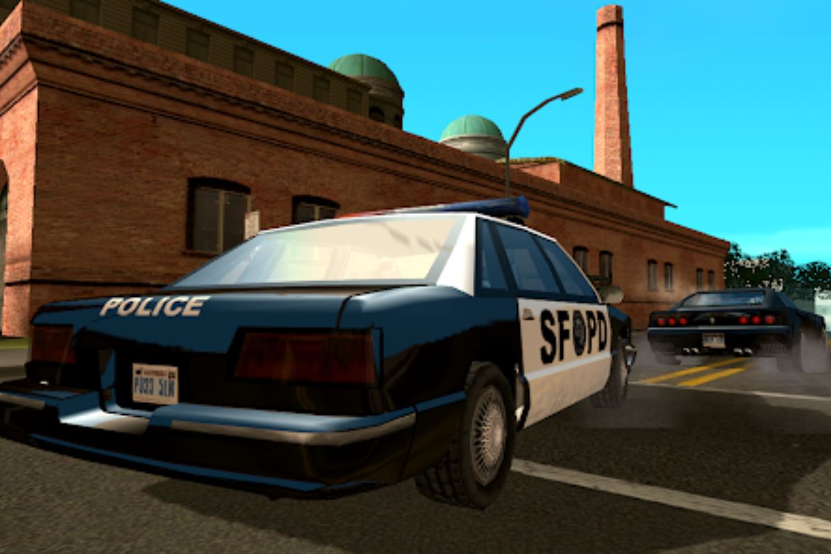 Um carro de polícia do GTA SA, que o jogador pegou após usar os códigos GTA San Andreas Xbox 360