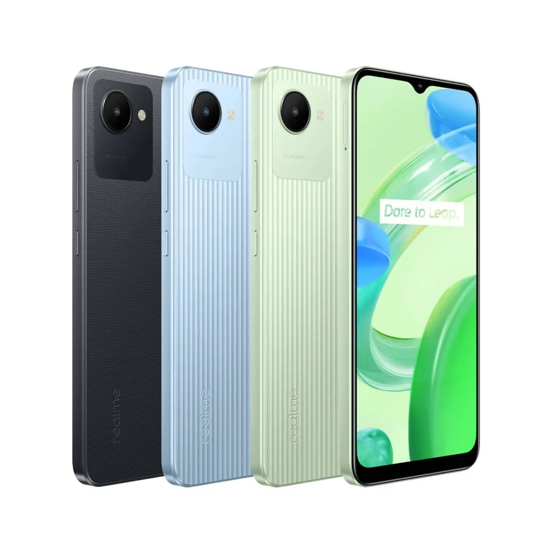 celulares realme C30 nas cores preta, azul e verde, respectivamente