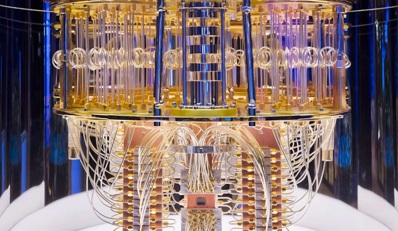 Exemplo de um processador de computador quântico e seu sistema de refrigeração